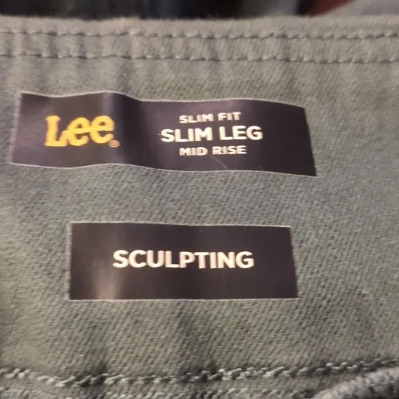 Lee jeans, Women's sz 9, olive green, EUC. 2 for $30 - Picture 5 of 6